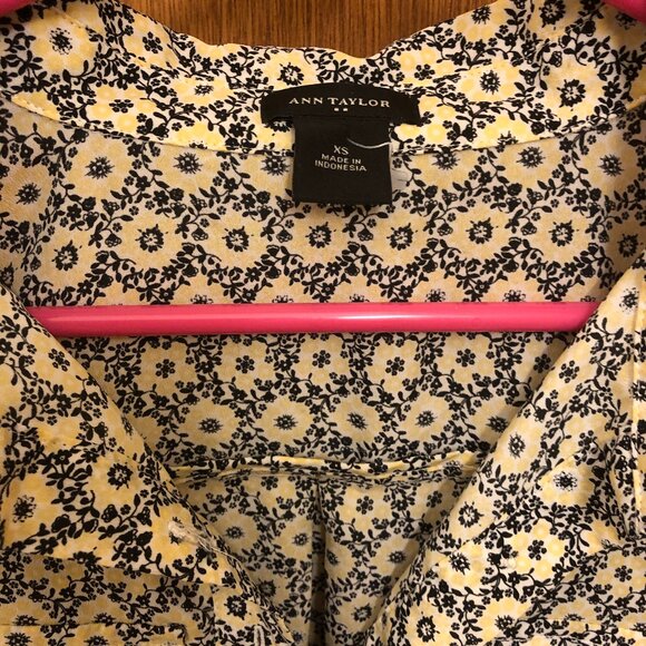 Ann Taylor half placket blouse - Picture 3 of 3